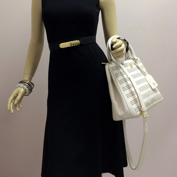 Tory Burch Robinson Birch Double Zip Bag - Picture 3 of 12